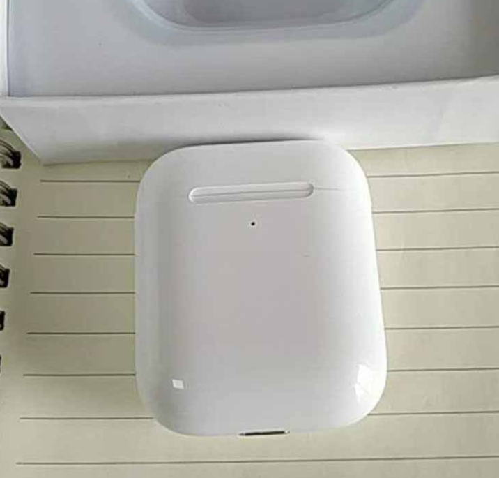 i80 TWS Wireless Earbuds with Charging Pad